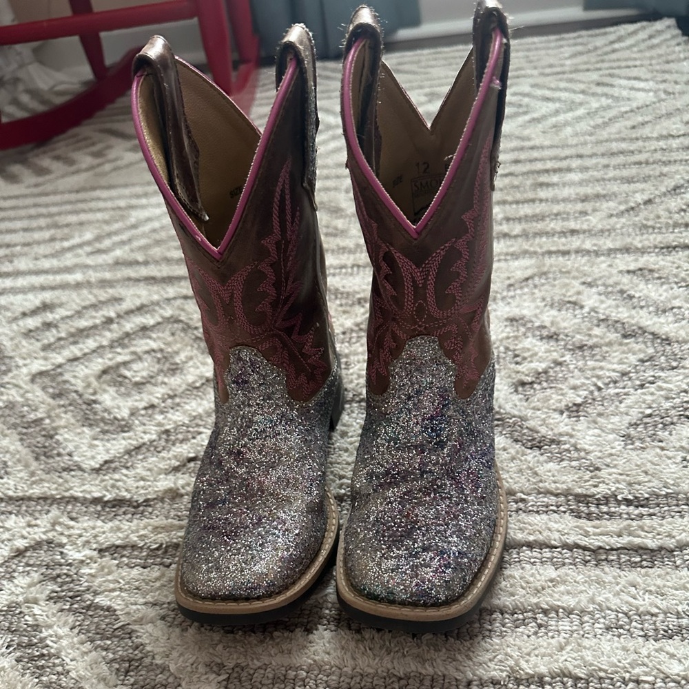 Barely worn Smokey Mountain toddler sparkle cowgirl boot
